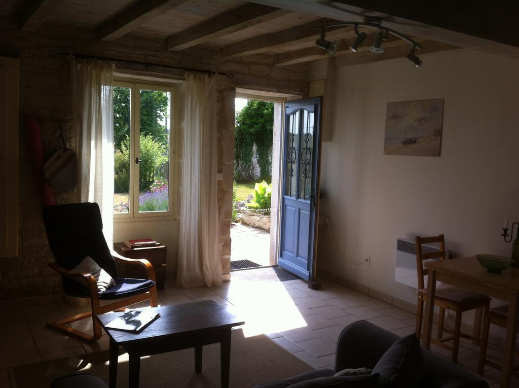 La Petite Maison Crezieres Rum bild
